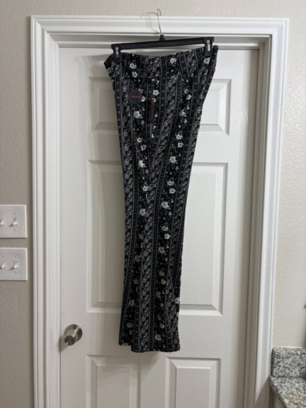 No Boundaries Brand Women's Stretchy Pants, Size XL (Juniors 15-17) NWT